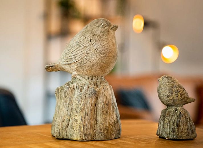 Stilvolles Wohnzimmer eines modern eingerichteten Ferienhauses in Putten, Veluwe in Gelderland.