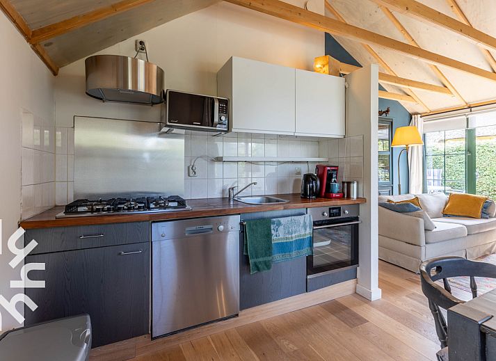 Moderne Einrichtung im Ferienhaus DG1814, Putten Veluwe, Gelderland, mit stilvollen Accessoires.
