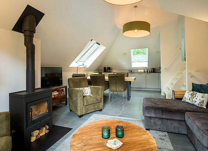 Charming vacation home Sprielderbosch 24 'Rijckholt' in the Veluwe with thatched roof and surrounded by woodland.