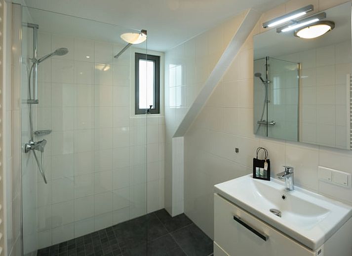 Charmantes Ferienhaus Cottage in Putten in der Veluwe, Gelderland. Geniessen Sie die rustikale Umgebung und das Reetdach inmitten der Natur.