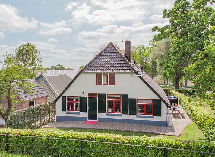 Charming Holiday Home in Wezep Oldebroek in the Veluwe, Gelderland with a rural feel.