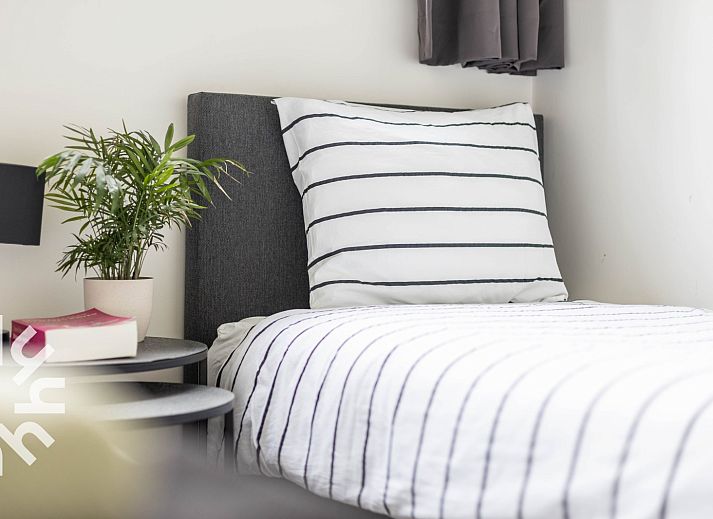 Stilvolles Esszimmer im Ferienhaus DG814, Voorthuizen, Veluwe, mit viel Tageslicht.