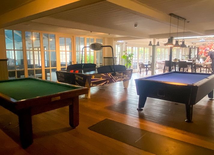 Comfortable bedroom in Het Veluws Paradijs, Voorthuizen, with breakfast in bed and views of nature.