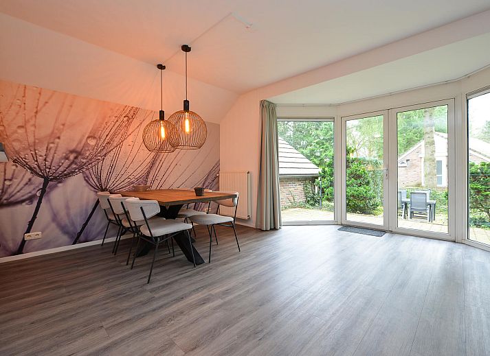 Detached house in Vaassen on the Veluwe with surrounding nature and charming entrance.