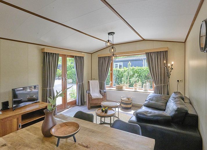 Prive hot tub bij vakantiehuis Hermelijn in Hulshorst, Veluwe voor ultieme ontspanning.