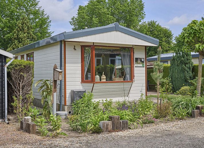 Prive hot tub bij vakantiehuis Hermelijn in Hulshorst, Veluwe voor ultieme ontspanning.