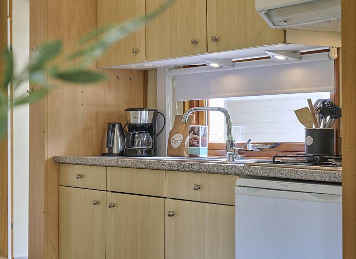 Stijlvolle eethoek in vakantiehuis Hermelijn, Hulshorst, Veluwe met modern design.