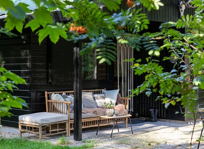 Rustic vacation home in Hulshorst surrounded by Veluwe forests, Gelderland.