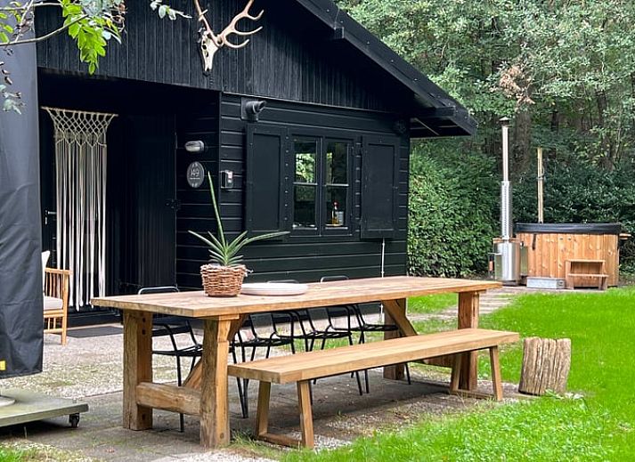 Cozy vacation home in Hulshorst with green surroundings on the Veluwe, Gelderland.