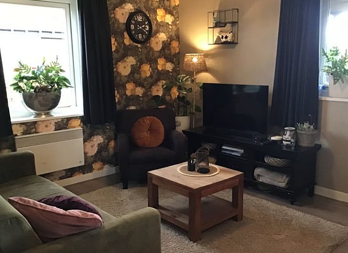 Wintergarten des Ferienhauses in Hulshorst mit Raureif, Veluwe, Gelderland.