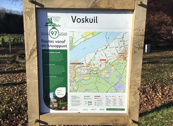 Blick auf verschneite Felder beim Ferienhaus in Hulshorst, Veluwe.