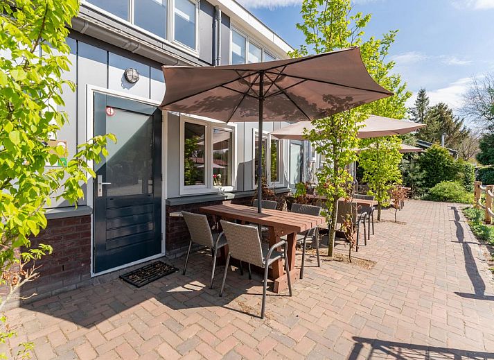 Gezellige eetruimte in Tiny Koolmees vakantiehuis in Hulshorst, Veluwe.