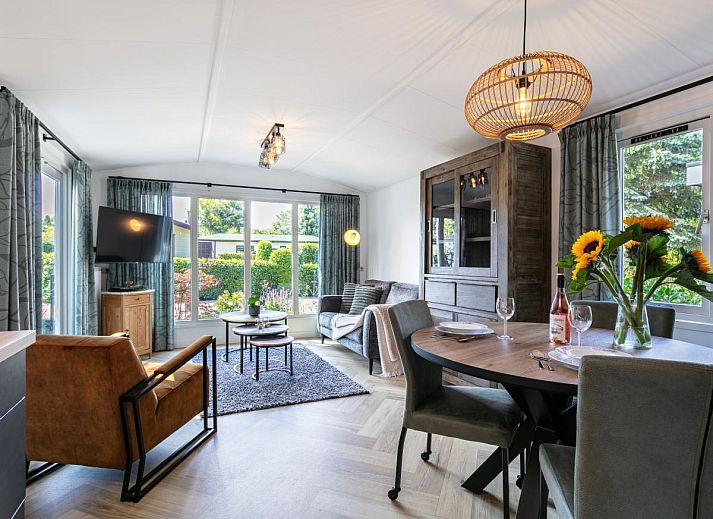 The Tortelduif chalet with terrace in Hulshorst, Veluwe, Gelderland.