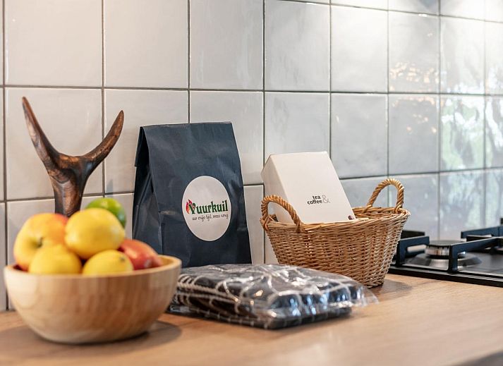 Private jacuzzi at De Tortelduif chalet in Hulshorst, Veluwe, Gelderland.