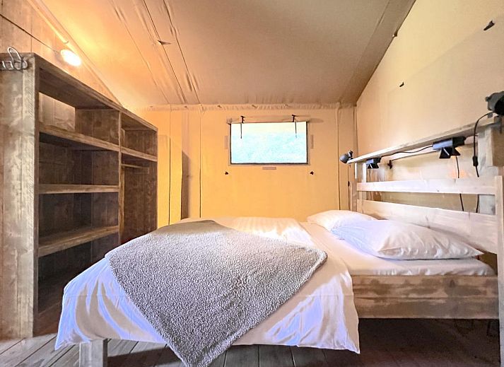 Gemuetliche Sitzecke auf der Veranda von De Vlinder tent house, Hulshorst, Veluwe.