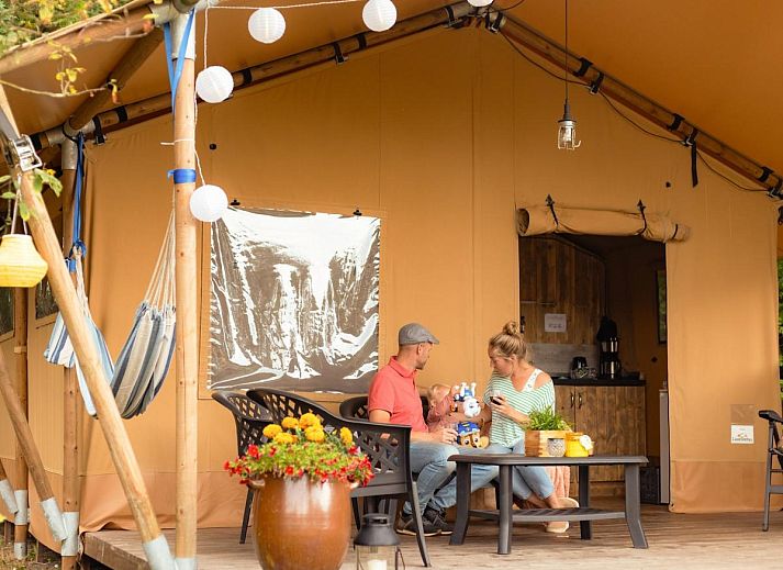 De Bij Zelthaus in Hulshorst mit gemuetlicher Veranda und gruener Umgebung, Veluwe, Gelderland.