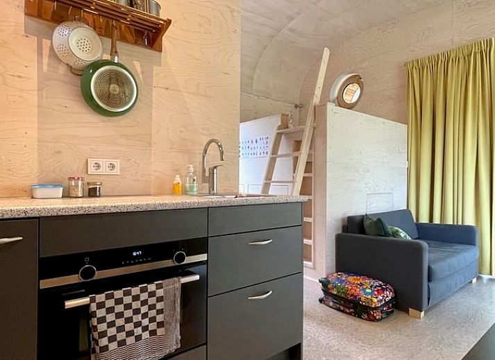 Nature views and wooden cottages from Huisje in Otterlo, located in Otterlo, Veluwe, Gelderland.