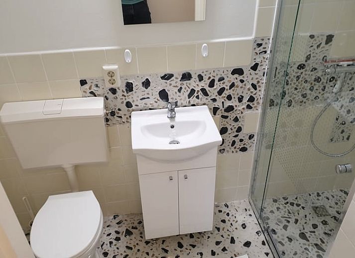 Ingang van Vakantiehuis in Otterlo, gelegen in het bosrijke gebied van de Veluwe, Gelderland.