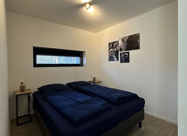 Chalet in Otterlo, Veluwe, Gelderland, vacation home with terrace and garden in natural surroundings.