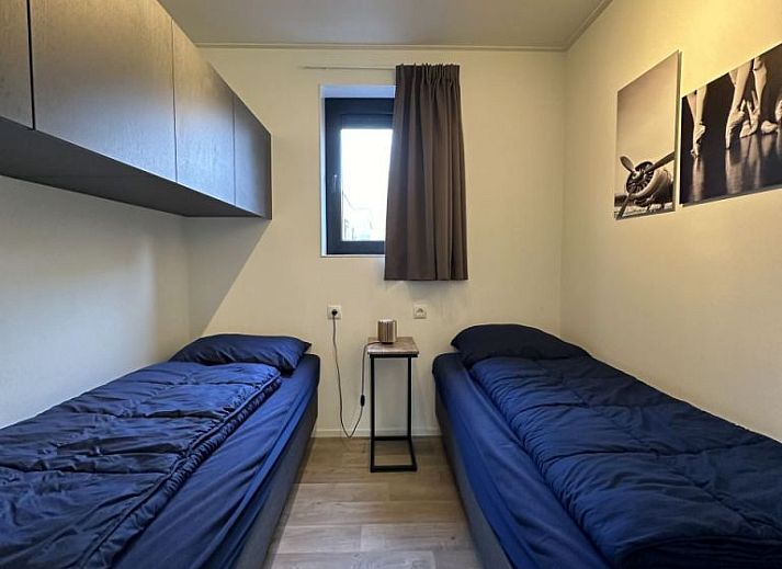 Chalet in Otterlo, Veluwe, Gelderland, vacation home with terrace and garden in natural surroundings.