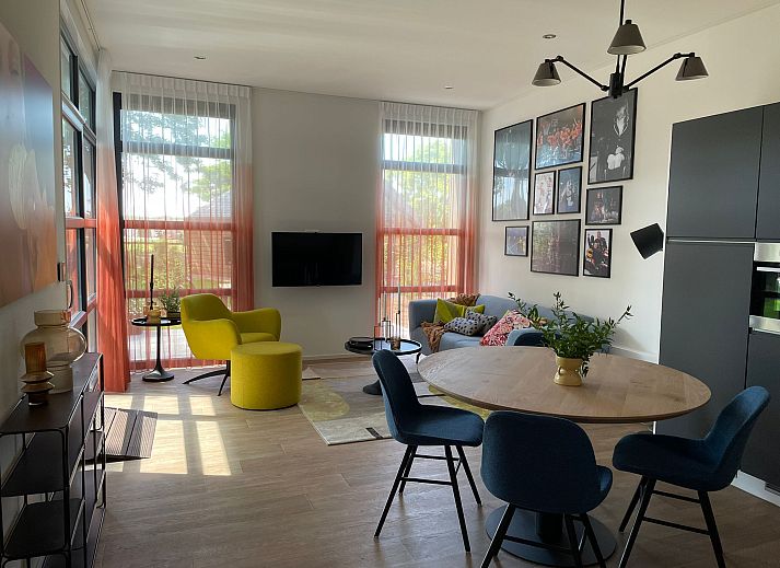 Vrijstaande woning in Otterlo, Veluwe, Gelderland met zonnige veranda en groene omgeving voor een ontspannen vakantie.