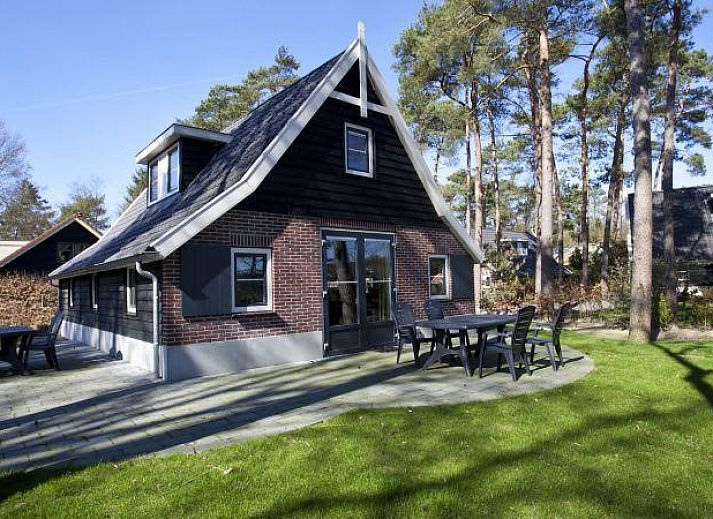 Gemuetliches Ferienhaus Geheim van Otterlo Sauna 8 in Otterlo, Veluwe, Gelderland mit grossem Garten und Terrasse inmitten der Natur.