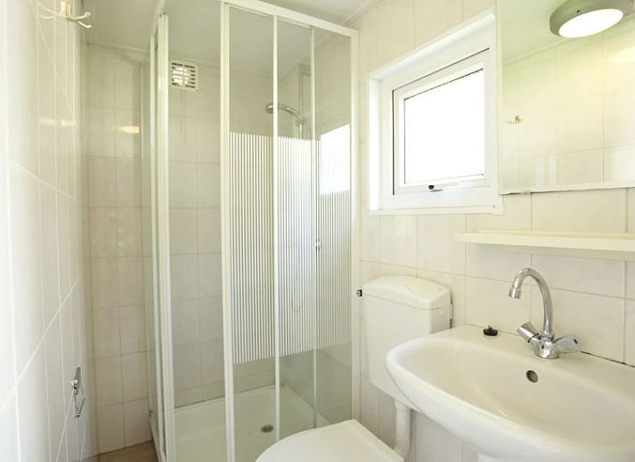 Wellnessfaciliteiten bij Vakantiehuis Unique 4 in Otterlo, Veluwe, met sauna's en ontspanningsruimtes.