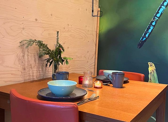 Moderne vakantiehuis in Otterlo met zonnige veranda, gelegen in de Veluwe, Gelderland, omgeven door natuur en rust.