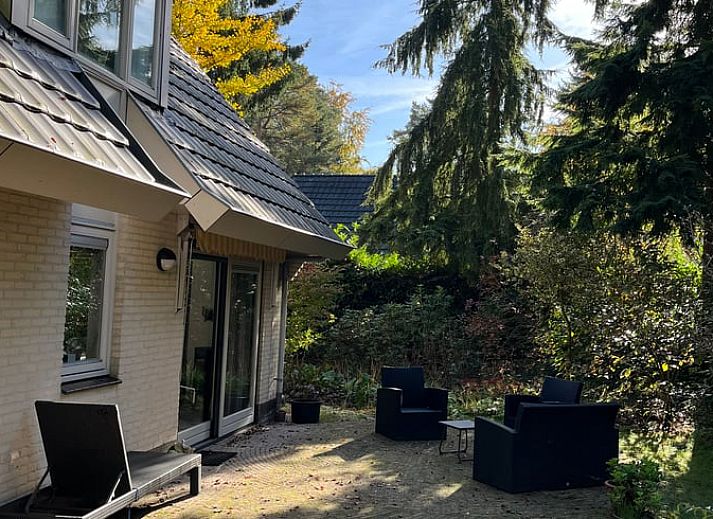 Huisje in Epe, een charmant vakantiehuis omringd door de natuur van de Veluwe in Gelderland. Geniet van rust en prachtige bossen.