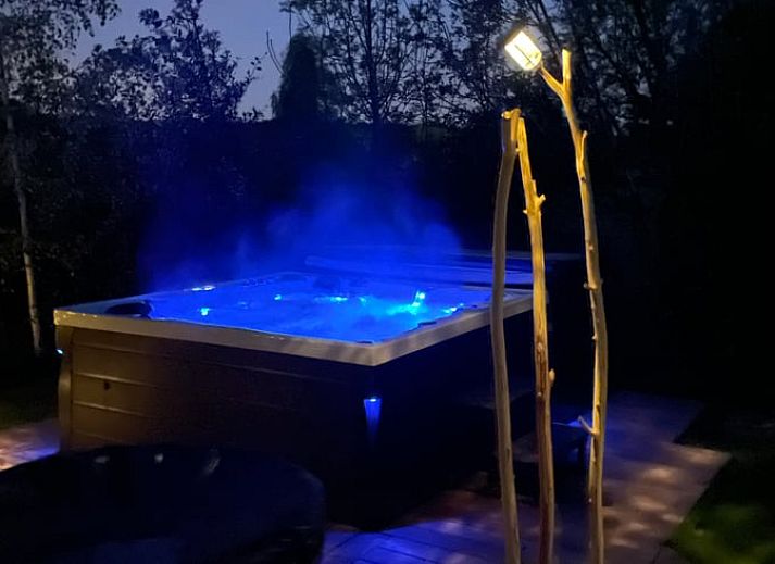 Geniessen Sie die Ruhe der Natur im Ferienhaus in Scherpenzeel, Gelderland, mit einer schoenen Terrasse in der Veluwe.