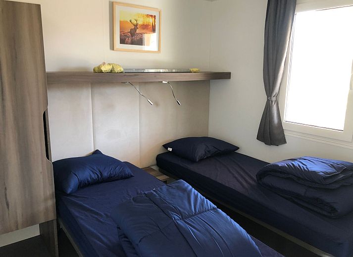 Compacte keuken in Chalet in Nunspeet, ideaal voor een vakantie in de Veluwe.