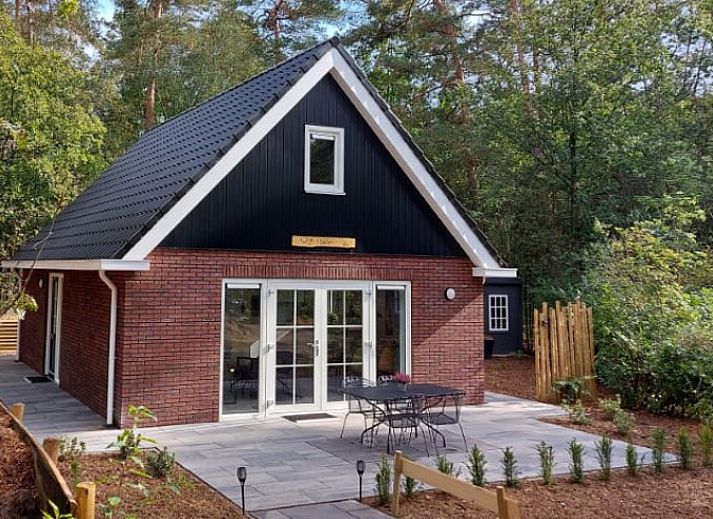 Cottage in Nunspeet surrounded by Veluwe nature, perfect for a relaxing stay in Gelderland.