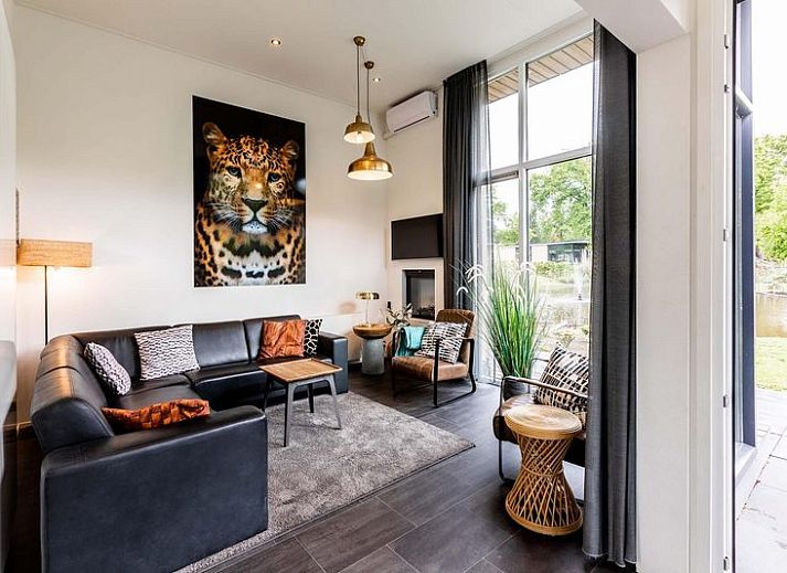 Z Module Ferienhaus fuer 4 Personen mit Teich in Lunteren, Veluwe, Gelderland, umgeben von Natur.