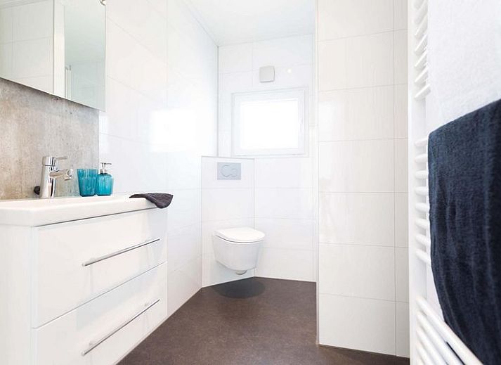 Moderne Einrichtung von Z Module 4 Personen in Lunteren, Veluwe, Gelderland mit offener Kueche und Sitzecke.