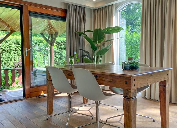 Cottage in Lunteren in the Veluwe, cottage with garden view in Gelderland.