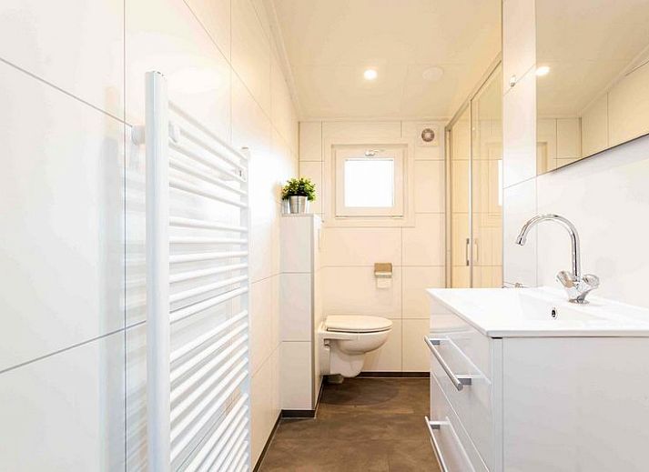 Ontdek de plattegrond van Lodge Royal 6 personen Wellness in Lunteren, Veluwe voor een overzicht van de ruime indeling.