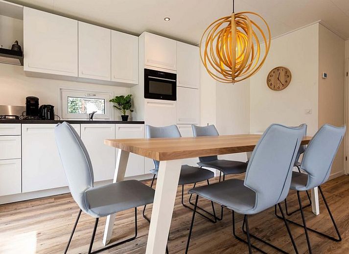 Ontdek de plattegrond van Lodge Royal 6 personen Wellness in Lunteren, Veluwe voor een overzicht van de ruime indeling.