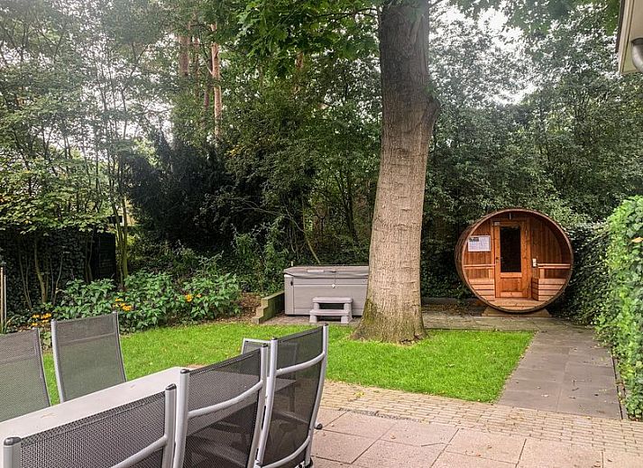 Grundriss des Dachgeschosses des Boshoeve 10 Personen Wellness Spa in Lunteren, Veluwe, mit Schlafzimmern und Badezimmer.