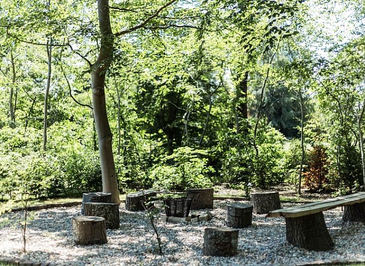 Spielzimmer mit Tischfussball im Ferienhaus in Oldebroek, ideal fuer Familien in der Veluwe.
