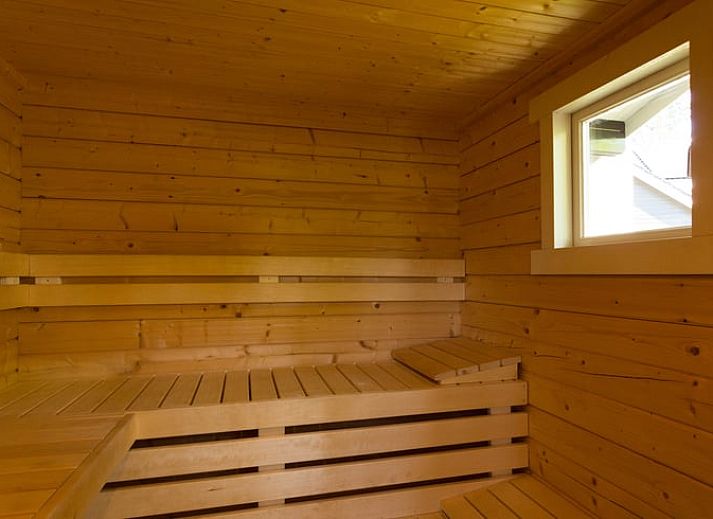 Spielecke mit TV und Konsole im Ferienhaus Cottage in Oldebroek, Veluwe, Gelderland.