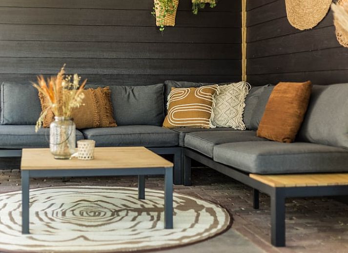 Schoenes Schlafzimmer im Ferienhaus in Oldebroek, Veluwe, mit Kunst an der Wand und bequemem Bett.