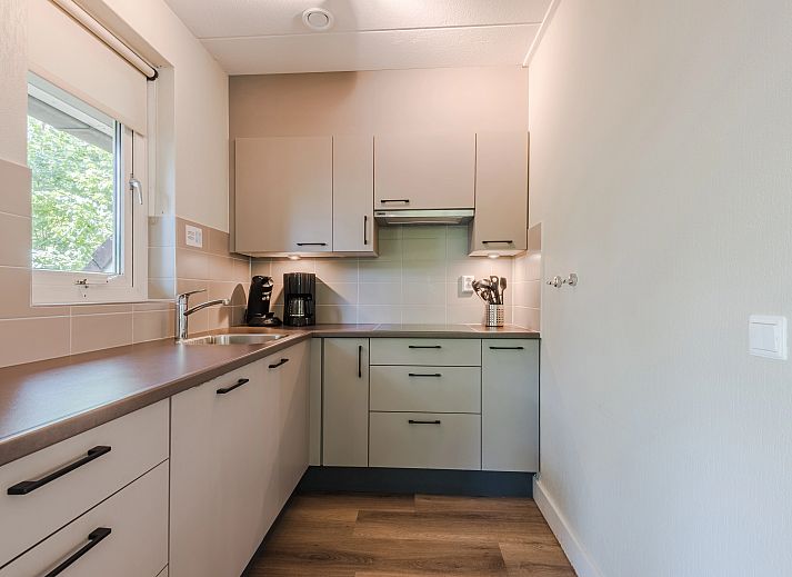 Landgoed 't Loo 4-persoons bungalow 4C1 in Oldebroek, Veluwe. Geniet van de groene omgeving en rustieke uitstraling van dit vakantiehuis in Gelderland.