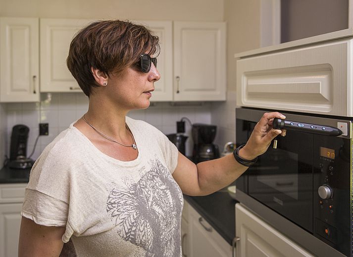 Moderne keuken in Landgoed 't Loo Visionvilla, Oldebroek, Veluwe. Comfortabele faciliteiten voor een zorgeloos verblijf.