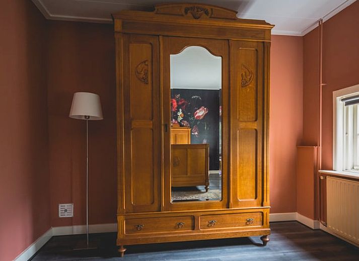 Rustieke achterkant van Huisje in Uddel, vakantiehuis in Veluwe, gelegen in een bosrijke omgeving, Gelderland.