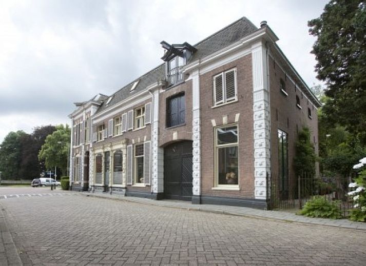 Verblijf 323402 • Appartement Veluwe • huis met de leeuwenkoppen