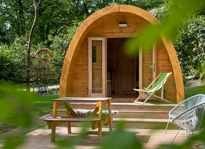 Huisje in Rheden, charmant vakantiehuis met houten gevel op de Veluwe, Gelderland.