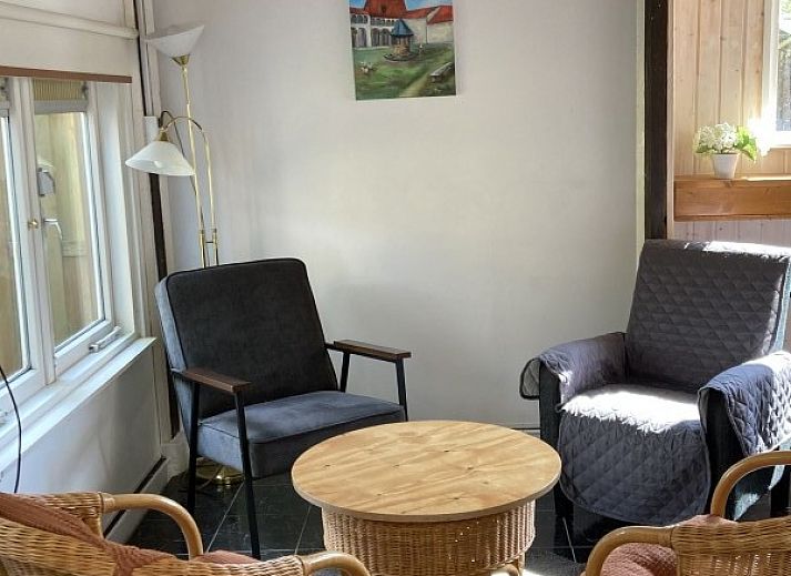 Cozy kitchen and sitting area in Het Puttertje, a bed and breakfast in Hattem, Veluwe, Gelderland.