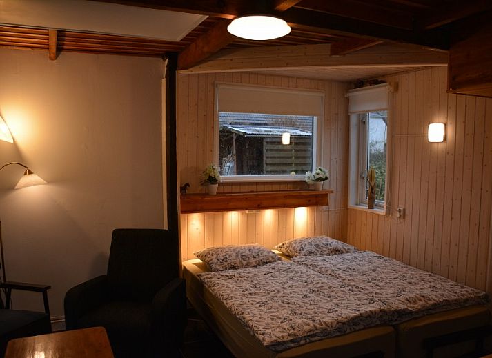 Compact bathroom and kitchen in Het Puttertje, a bed and breakfast in Hattem, Veluwe, Gelderland.