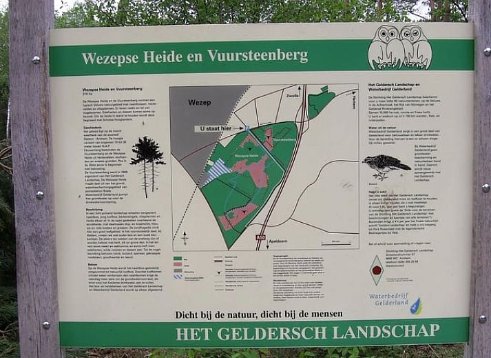 Modernes Wohnzimmer in Cottage in Hattemerbroek, Ferienunterkunft in der Veluwe.