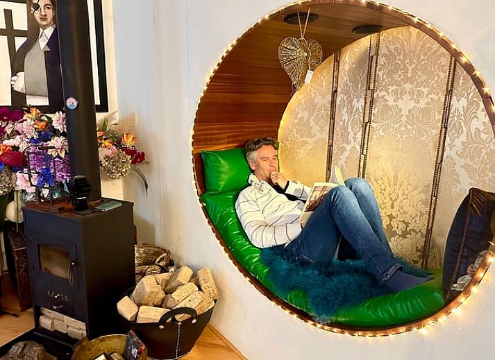 Gemuetliche Leseecke in Cottage in Doornspijk, Ferienhaus in der Veluwe, Gelderland.